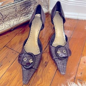 BCBG dark brown Leather stiletto size sie 7 1/2